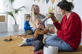 Micro-crèches : repousser les exigences, au détriment des enfants ?
